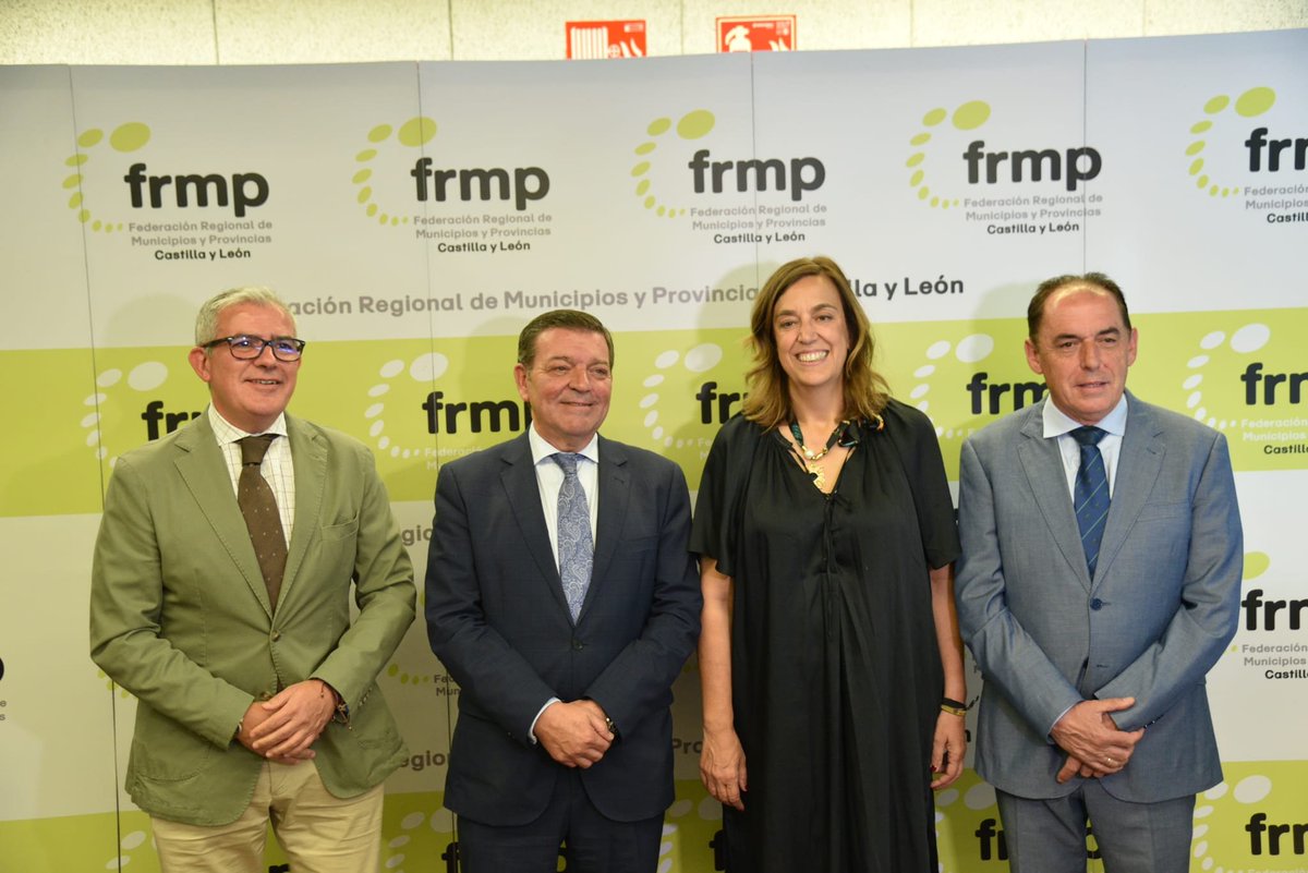 luismiggago's tweet photo. Hoy comparezco en la @frmpcyl para trasladar las principales líneas de actuación de @jcyl en Administración Local: más garantías para la financiación de las entidades locales, apoyo a los pequeños municipios y mejores servicios públicos para todos los vecinos de #CastillayLeón https://t.co/YfNB3ywxgi