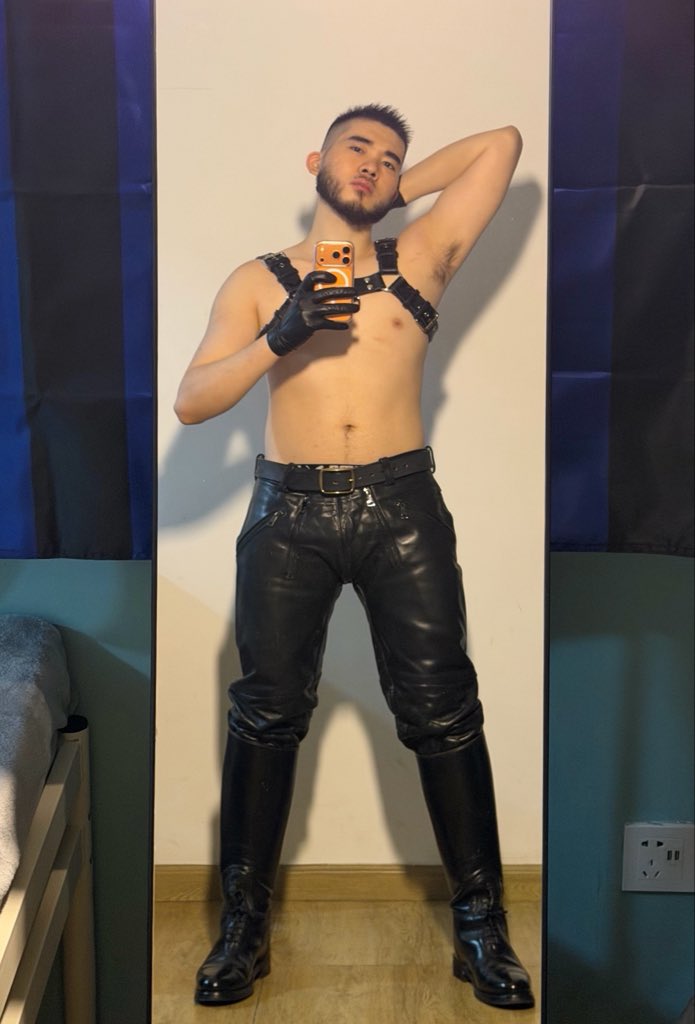bootedpatrick's tweet photo. One last horny before holiday https://t.co/K8uuXuuLJq