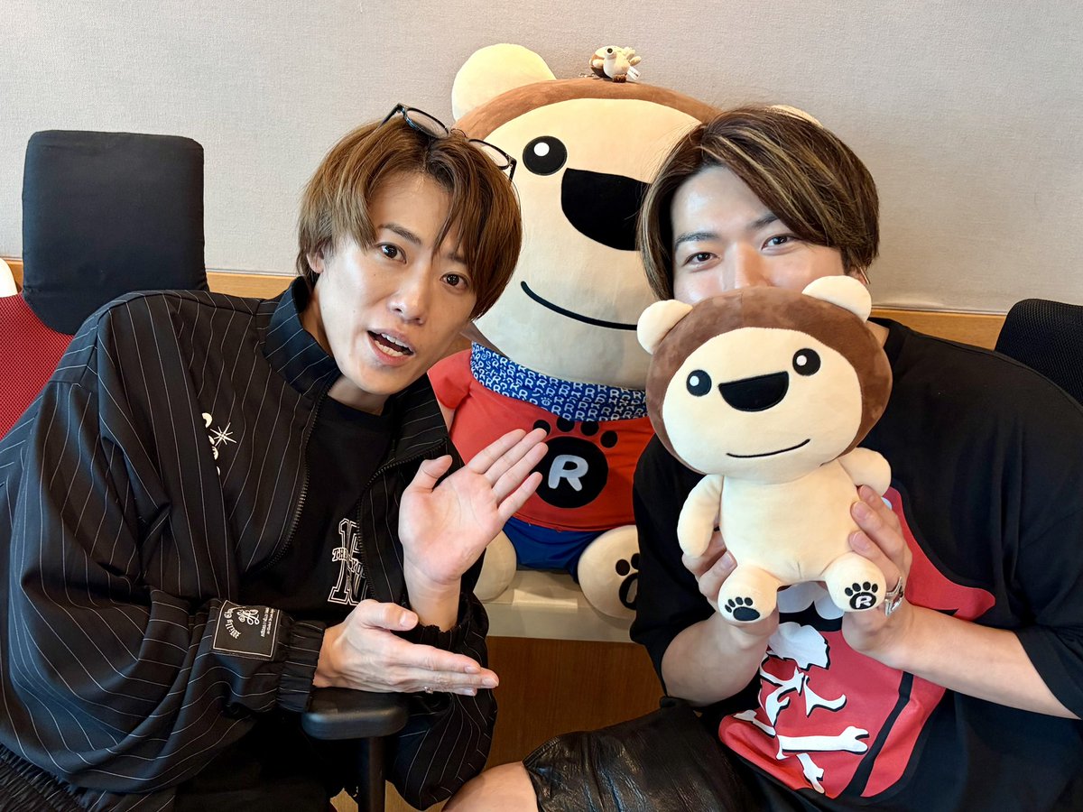 MassOmoshiro's tweet photo. ⋰
 #増田貴久 の
 #スーパーオモシロラジオ
⋱

最終回に駆けつけてくれたのは…

#ふぉ〜ゆ〜 の #越岡裕貴 さん！！
こっしーが来てくれました🙌🏻
デビュー曲もオンエアします❤️

増田さんにとって
15年の締めくくりの回となります😢

25時から放送スタート📻´-
https://t.co/Srhj9Suh3d

#MBSラジオ https://t.co/o97lJVZknE