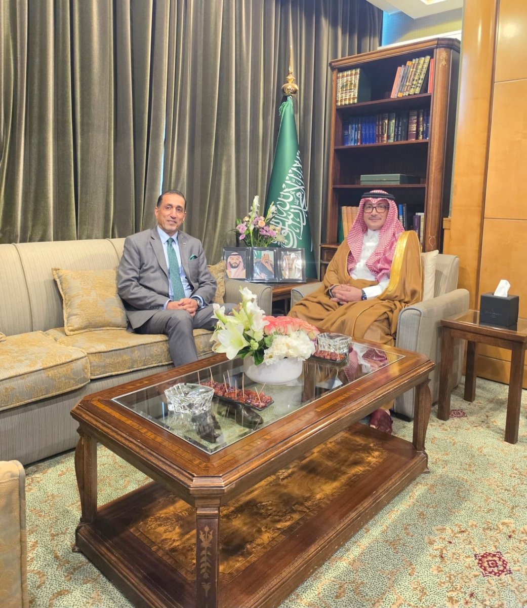 ksaembsy's tweet photo. استقبل سعادة سفير خادم الحرمين الشريفين لدى الجمهورية العربية السورية غازي بن رافع العنزي بمكتبه سعادة سفير المملكة الأردنية الهاشمية الشقيقة لدى سوريا الأستاذ/ سفيان سلمان القضاة، وتخلّل اللقاء مناقشة سبل تعزيز التعاون في المواضيع ذات الاهتمام المشترك وتدعيمها. https://t.co/xcNyFRQxq5