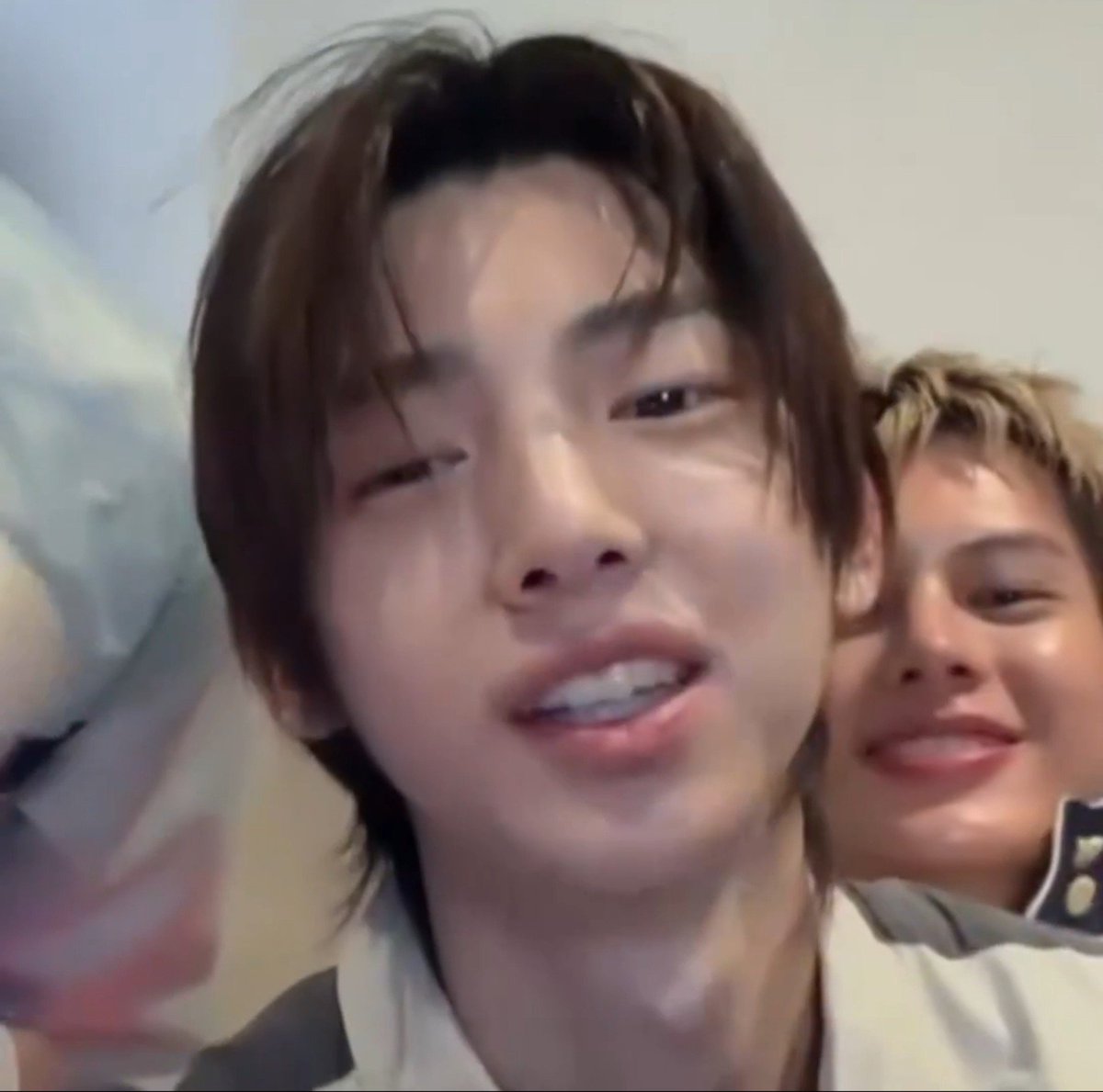 withcortis4life's tweet photo. i love the 'there's a kitty behind you juhoon' genre of jjujami so much 😭 https://t.co/P5eKbJWS3I