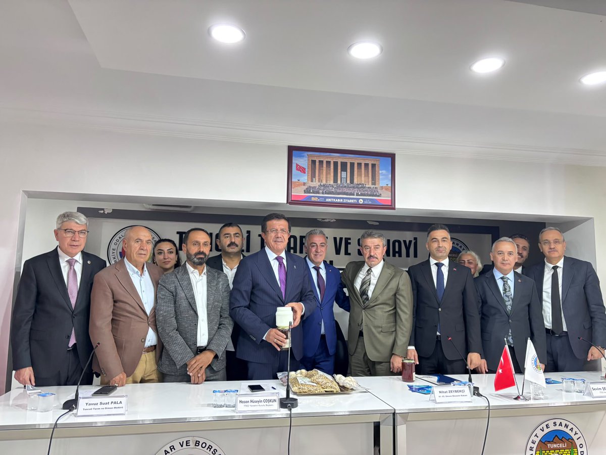 ZeybekciNihat's tweet photo. 📍 Tunceli Ticaret ve Sanayi Odası

Türkiye Yüzyılı Buluşmalarımız kapsamında iş dünyamızın temsilcileriyle bir araya geldik.

Tunceli’mizin üretim, yatırım ve istihdam potansiyelini, iş dünyamızın talep ve önerilerini değerlendirdik.

Üreten, istihdam sağlayan ve şehrine değer katan tüm girişimcilerimizin yanındayız. Misafirperverlikleri için oda yönetimimize ve katılımcılarımıza teşekkür ediyorum.