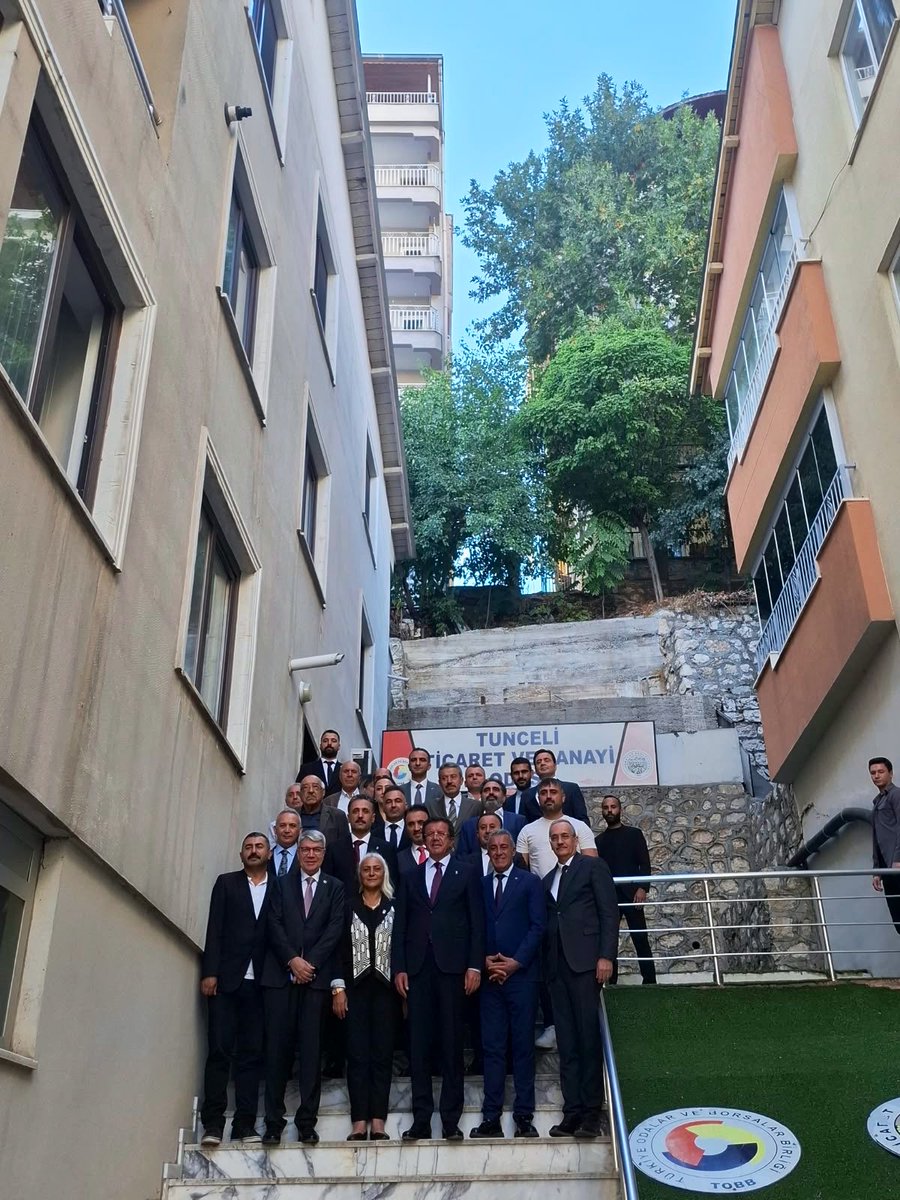ZeybekciNihat's tweet photo. 📍 Tunceli Ticaret ve Sanayi Odası

Türkiye Yüzyılı Buluşmalarımız kapsamında iş dünyamızın temsilcileriyle bir araya geldik.

Tunceli’mizin üretim, yatırım ve istihdam potansiyelini, iş dünyamızın talep ve önerilerini değerlendirdik.

Üreten, istihdam sağlayan ve şehrine değer katan tüm girişimcilerimizin yanındayız. Misafirperverlikleri için oda yönetimimize ve katılımcılarımıza teşekkür ediyorum.