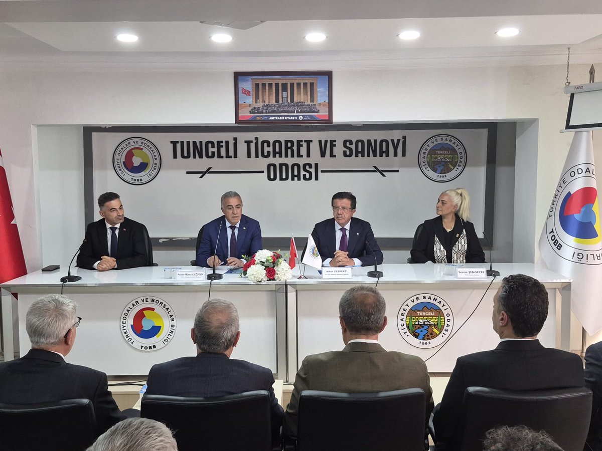 ZeybekciNihat's tweet photo. 📍 Tunceli Ticaret ve Sanayi Odası

Türkiye Yüzyılı Buluşmalarımız kapsamında iş dünyamızın temsilcileriyle bir araya geldik.

Tunceli’mizin üretim, yatırım ve istihdam potansiyelini, iş dünyamızın talep ve önerilerini değerlendirdik.

Üreten, istihdam sağlayan ve şehrine değer katan tüm girişimcilerimizin yanındayız. Misafirperverlikleri için oda yönetimimize ve katılımcılarımıza teşekkür ediyorum.