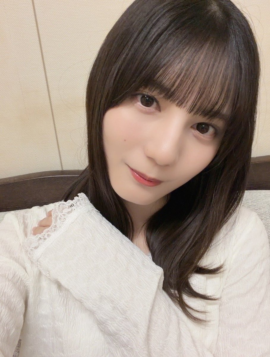 hinatazaka46's tweet photo. 【ブログ更新☀️ 小坂菜緒】世を照らす陽の光
https://t.co/GMcWzqZZNW #日向坂46 #小坂菜緒 https://t.co/BBLfM2F39A