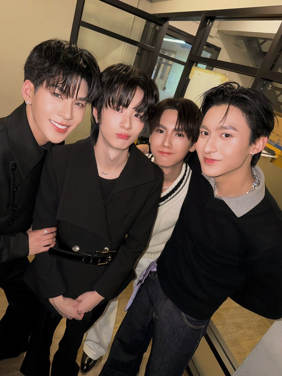 kerdomundi's tweet photo. ชาวแฟนบอยยยยยยย ขออสียงหน่อยกรู้ววววว

รายการ Flex Talk ✨ รับชม Live ได้ทาง
🔗 : https://t.co/0TnqjY7226…
🔗 : https://t.co/9yDvXYSYzy…

#Flex1045xMrFanboy https://t.co/xdxAPUOSpi