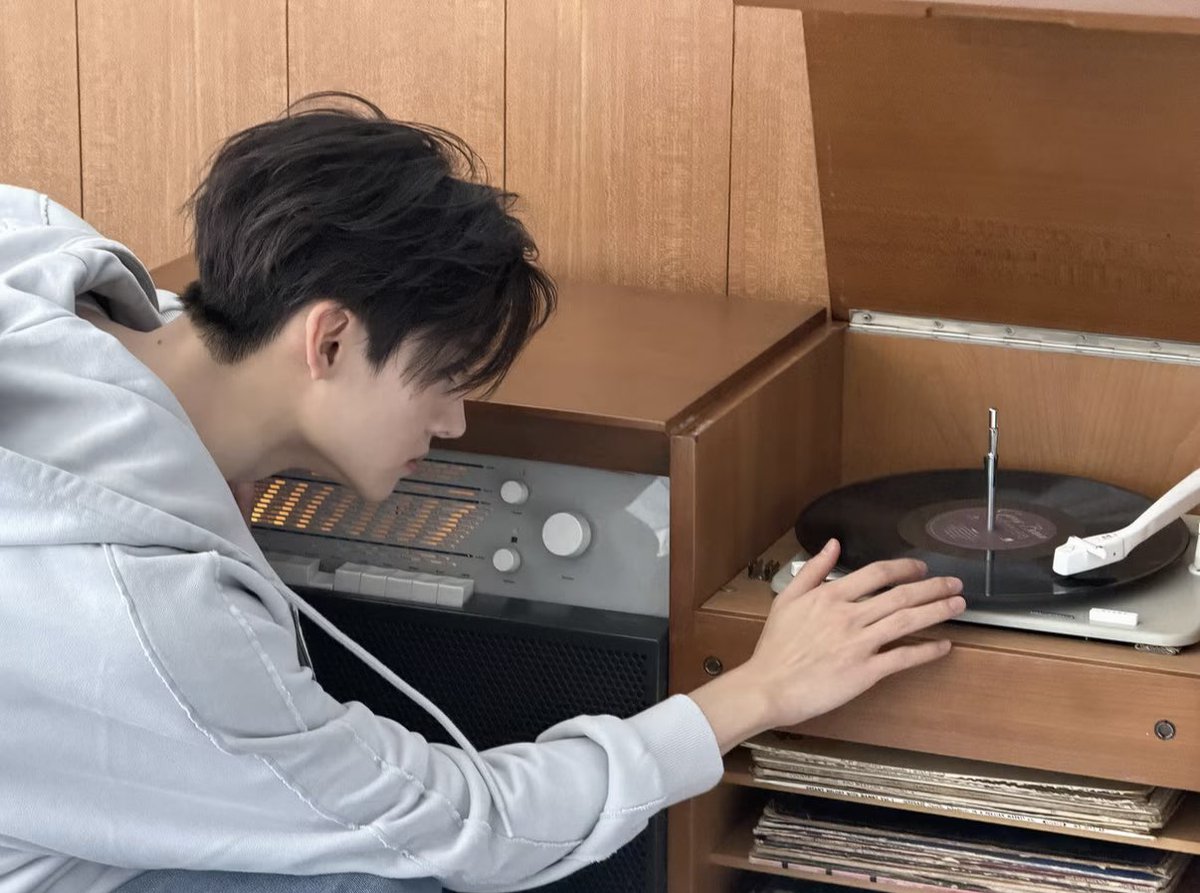 wonyangiful's tweet photo. sangwon doing sangwon things = happy me 😞🤍 https://t.co/VxThVWgPiy