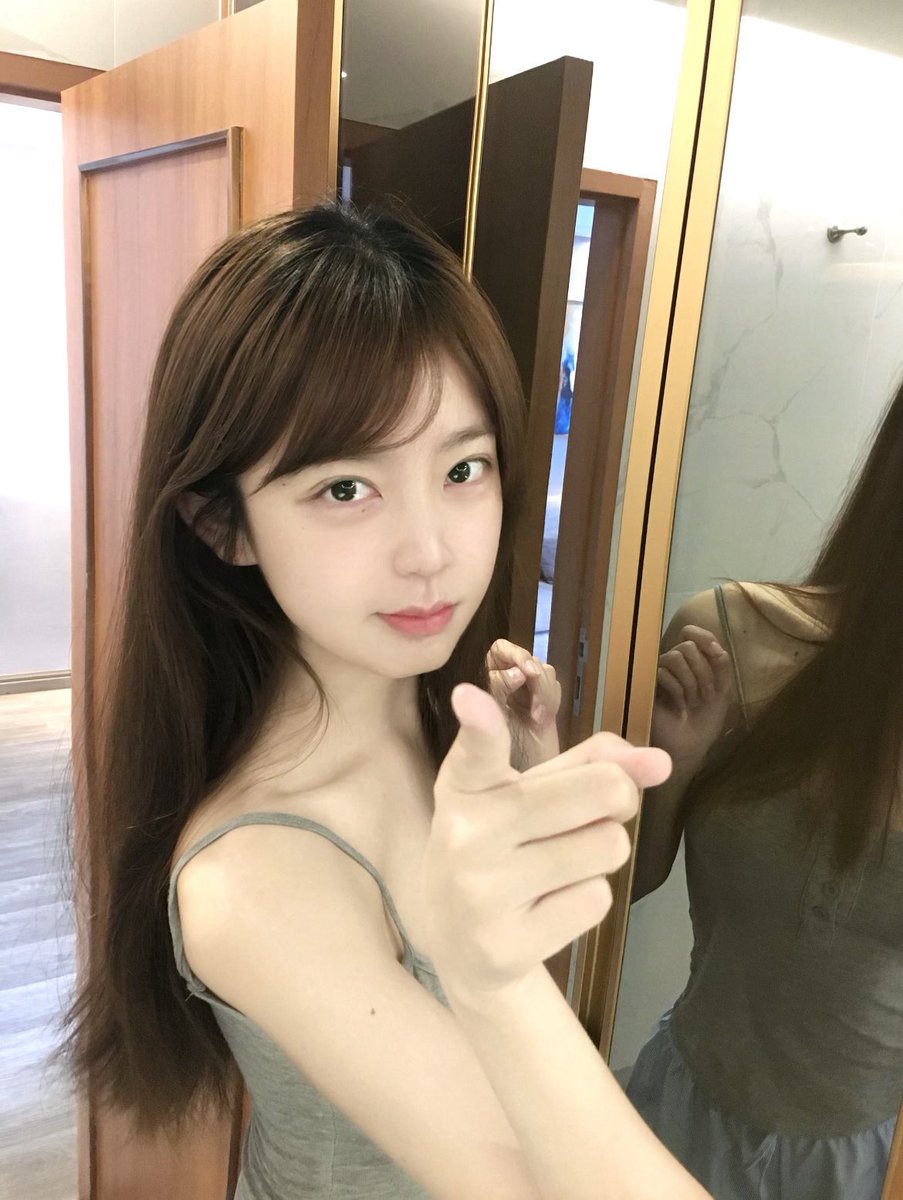 cindy69wz5's tweet photo. 男生要打飞机的举手🙋🏻‍♂️

我发X😅 https://t.co/nm24OoEwUg