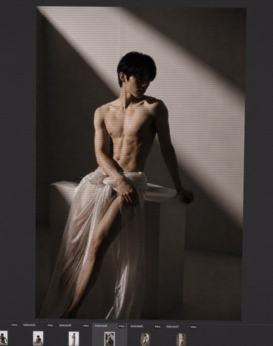 kupukuphu's tweet photo. what if a #ToptapMinlee AU where toptap is a designer tasked with designing clothes for top model minlee. what starts as a professional collaboration turns into an obsession. he attends the photoshoot himself to direct minlee's poses, offers him a nude photoshoot, and secretly sketches him in the middle of the night, consumed by his obsession 🫠
