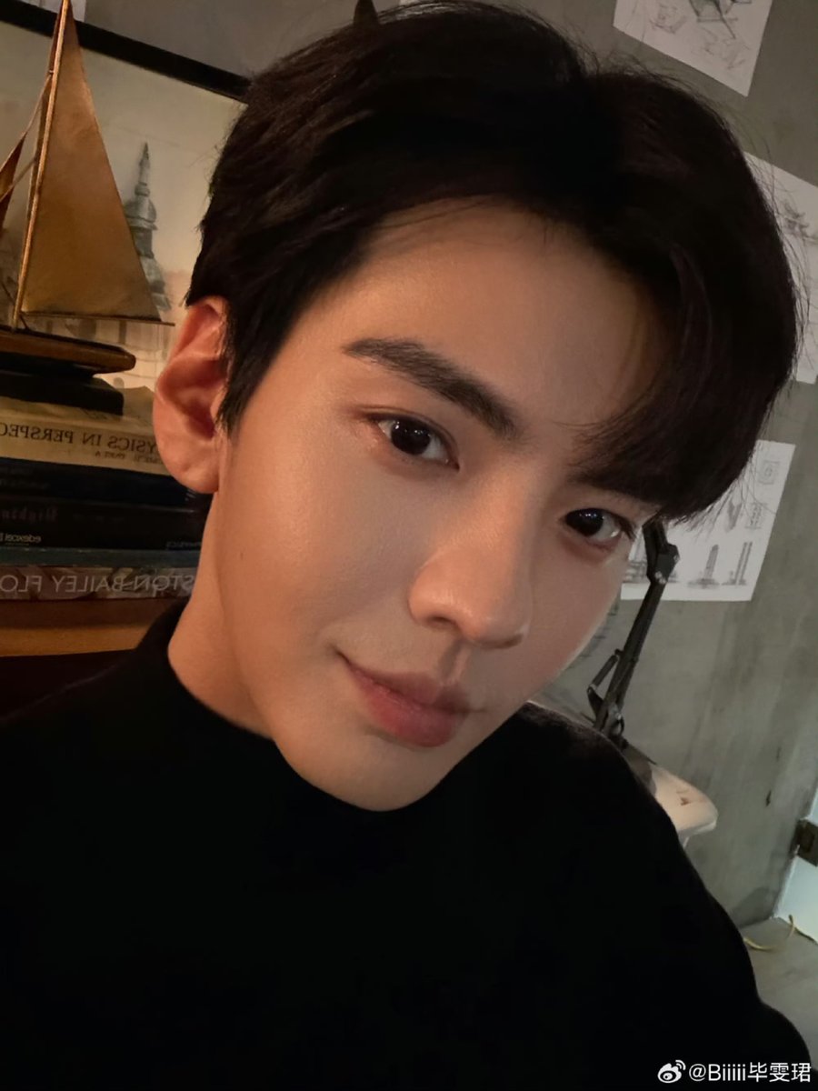 gamyee_'s tweet photo. 오늘 착장인거같은데?!
셀카 꽤괜 https://t.co/Bc4y885WNI