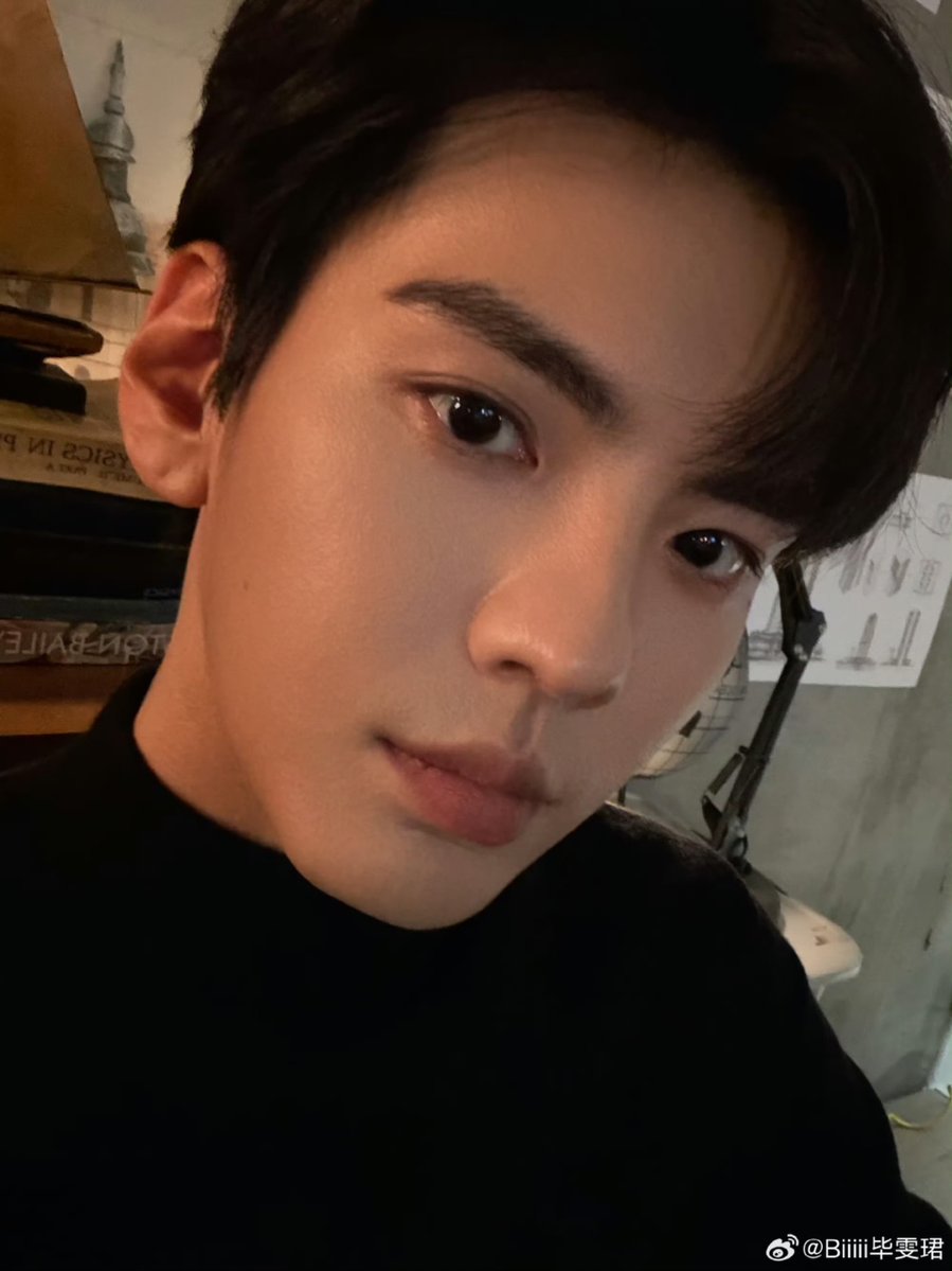 gamyee_'s tweet photo. 오늘 착장인거같은데?!
셀카 꽤괜 https://t.co/Bc4y885WNI