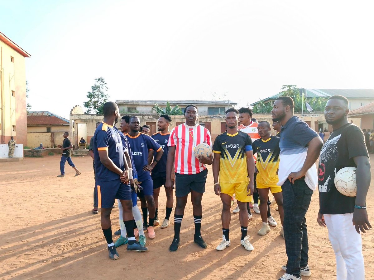Udezukanonso's tweet photo. @Nsukka_okpa Baba Sharp also hosted Sporting Lagos two weeks ago on a scouting activity at same Ikotun. 

This is Community primary school, Oropo, Ikotun. Where I host football tournaments.

I remember Abuchi, from Baba Sharp's Sharp Striker football academy, Ikotun. 
Nice one Sporting 👍. https://t.co/QFkUK41ZCP