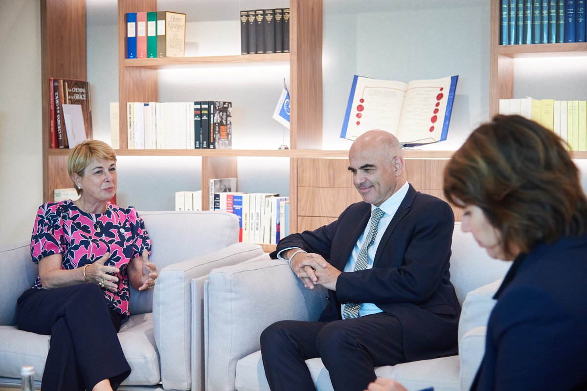 alain_berset's tweet photo. Bienvenue à Strasbourg, Madame la Ministre @IBerroAmadei.
Merci pour votre engagement fort en faveur de l’Ukraine. Sous votre Présidence, Monaco porte également des priorités essentielles pour le Conseil de l’Europe : la protection des citoyens européens, la lutte contre la désinformation, le sport et le renforcement de la coopération en matière pénale.