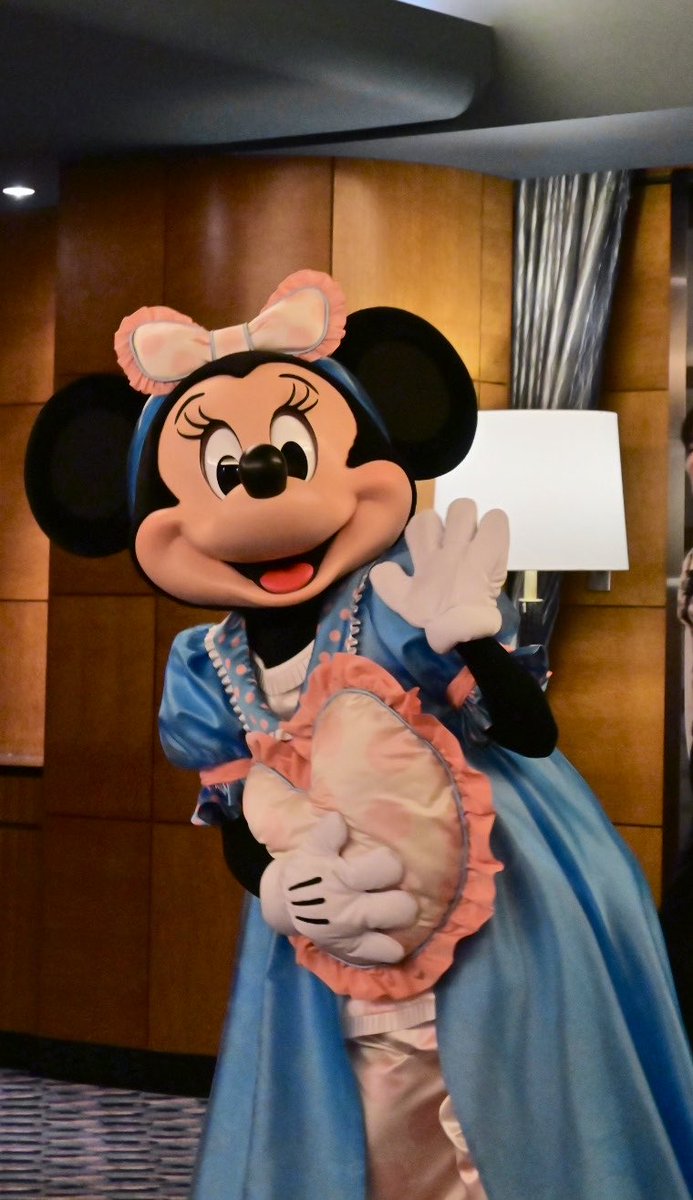 tenchan_disney's tweet photo. 本日はアンバのパジャマグリにおじゃましました🙇‍♀️
さすがのミニー様でした https://t.co/kVBG6ReLeg