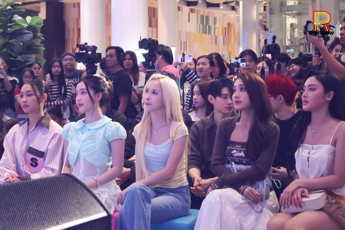 RainbowNewsent's tweet photo. สาวๆ "4EVE" ในงานเปิดตัวภาพยนตร์แอนิเมชันผจญภัยแห่งปี "FORGOTTEN ISLAND-เกาะมหัศจรรย์กับความทรงจำที่ลบลืม" 🏝️💜✨

#4EVE
#ForgottenIslandMovieTH 
#เกาะมหัศจรรย์กับความทรงจำที่ลบลืม https://t.co/fnT2sMpctT