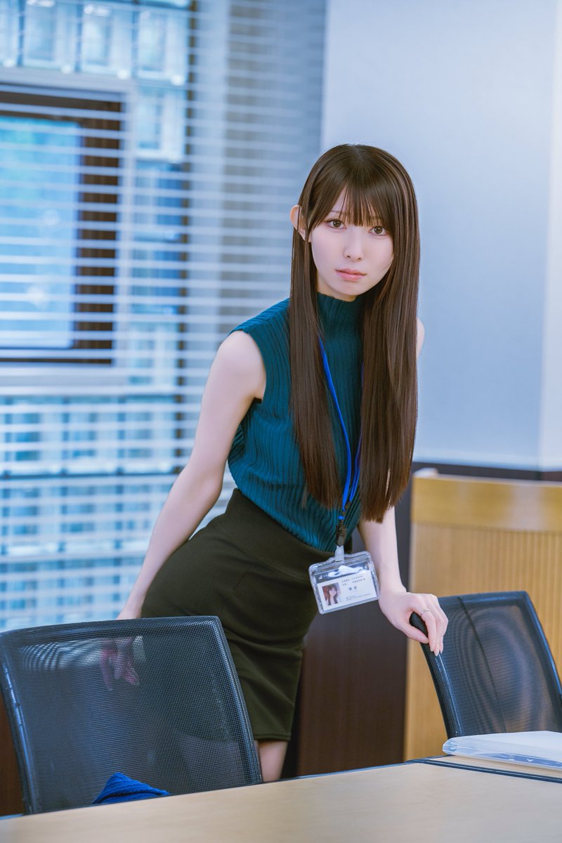 rinamini's tweet photo. お仕事モードOL💭 https://t.co/W6QhsV4Yoh