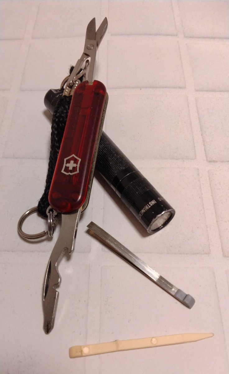 tohorou0627's tweet photo. #EDC
#Victorinox Jetsetter
#MAGLITE SOLITAIRE https://t.co/cIBoYUOpNF