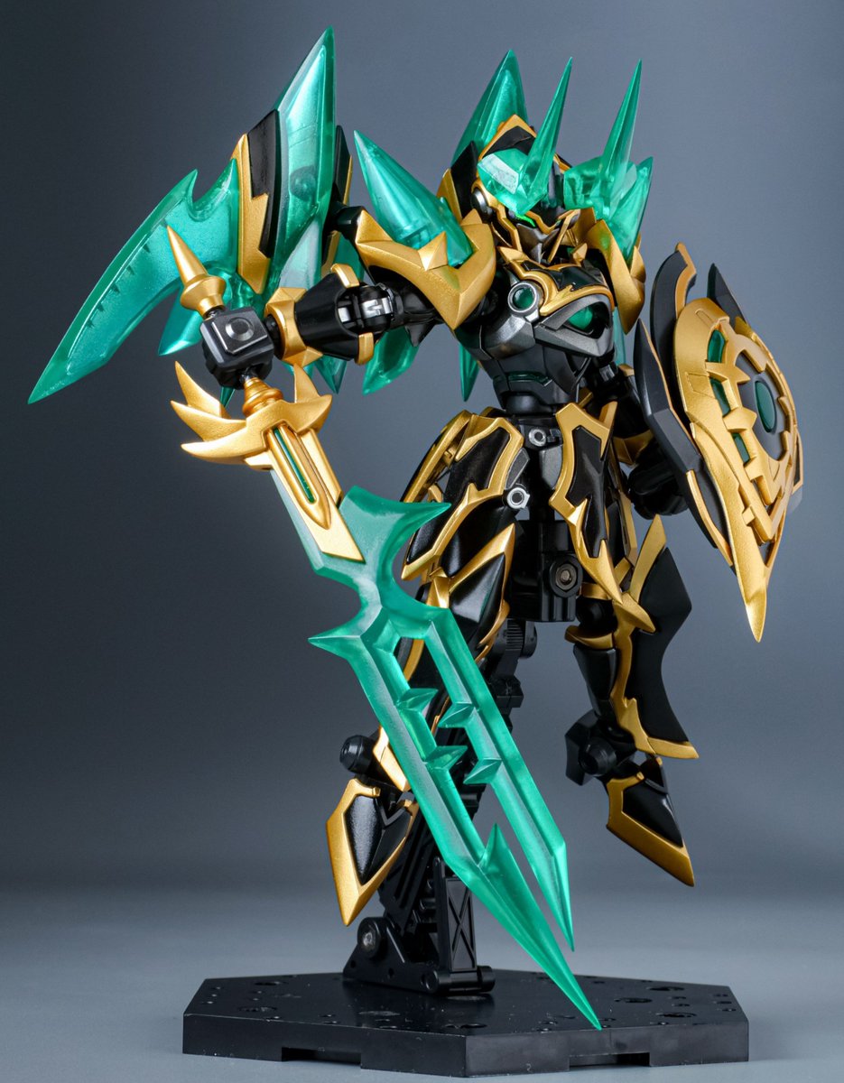 shu797's tweet photo. 【HFシャドールシファー】　
約1年半越しに完成しました〜HFルシファーとシャドールシファーをベースにクリアーパーツはプロの方を参考に全てレジンで複製してます！
以下に続きます！(1/9)
#ダンボール戦機
#LBX https://t.co/zc6cui0mhB