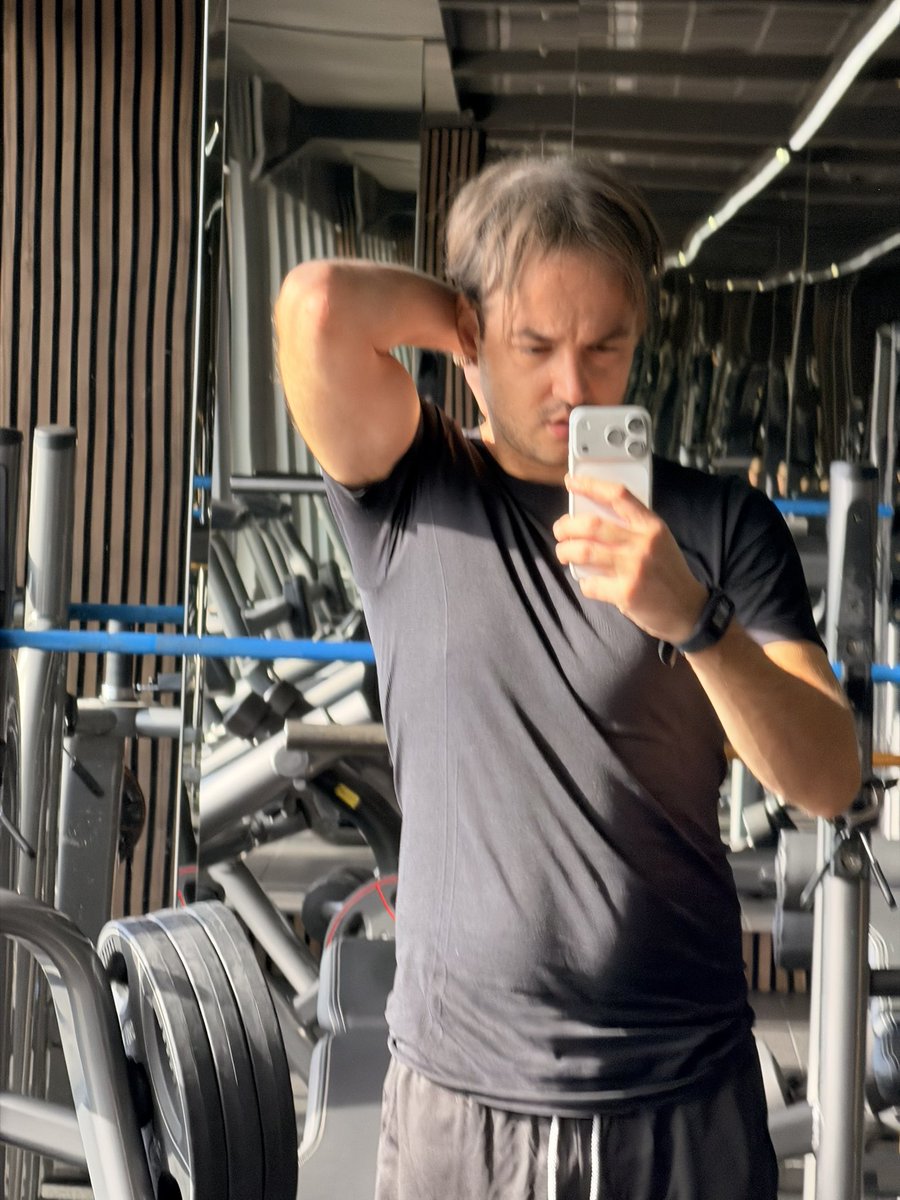 leoviamond's tweet photo. Strength training 💪😎🏋️ #strengthworkout #workout #leoviamond https://t.co/SosB2fp1k7