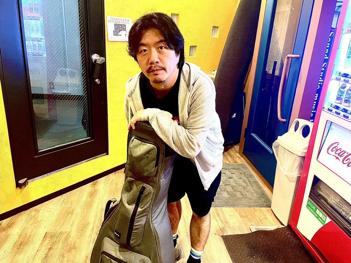 riu_uta's tweet photo. DAY3
本日もがっつり。
今日は一人。緊張感。

誕生日が近い。
辛い事ばっかりすぐに思い出せるな。
でも産んでもらって良かった。

プレゼントいらないわ！
出逢ってくれてありがと。

なんかあげたいって人
10.3 渋谷でLIVEあっからよ遊びに来な。

欲しいものリスト
https://t.co/wK2Mvyutya https://t.co/DveuLVJToK