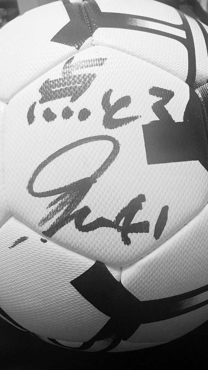 yoslll's tweet photo. キャンプのファンサでもらったサインと意気込み！
松村くん初ゴールおめでとう！！！ https://t.co/NxI9LMfOd6