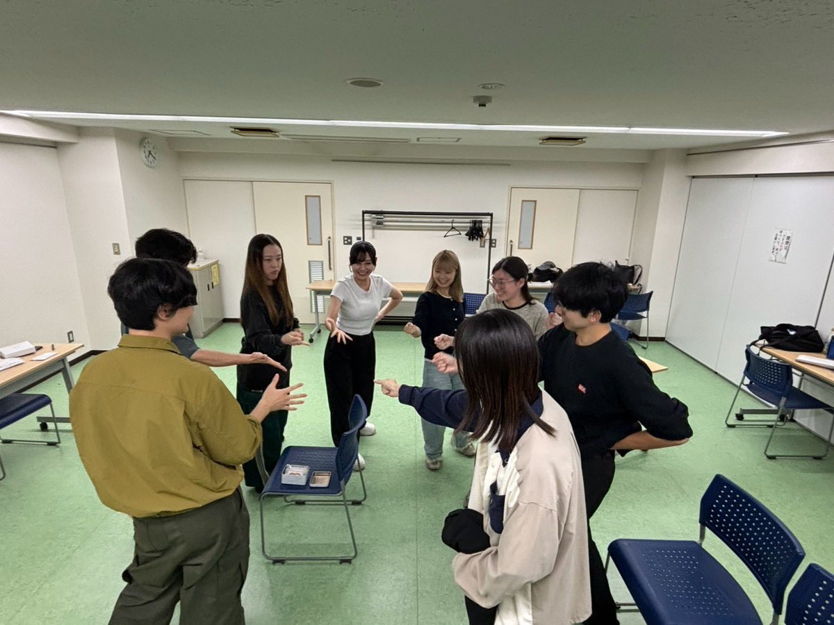 mika_hattori_'s tweet photo. #AM254
劇団員ってこんな感じなのかなとか
演劇人ってほんとになんでこうなのとか
みんなと擦り合わせていく時間が
面白くてこわいです
馬鹿にしてもいいから
この舞台を観てもらいたいです
とっても待っています
私はBチームのみの出演です!
🎫予約はこちらから
https://t.co/4aP66NaY50 https://t.co/DrQixiOU9e
