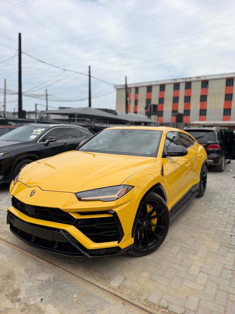 k_autos1's tweet photo. 2022 Lamborghini Urus. 🔥

#500kviews #luxury #fyp #love❤️ #kldautos https://t.co/lIDtZZPy0X