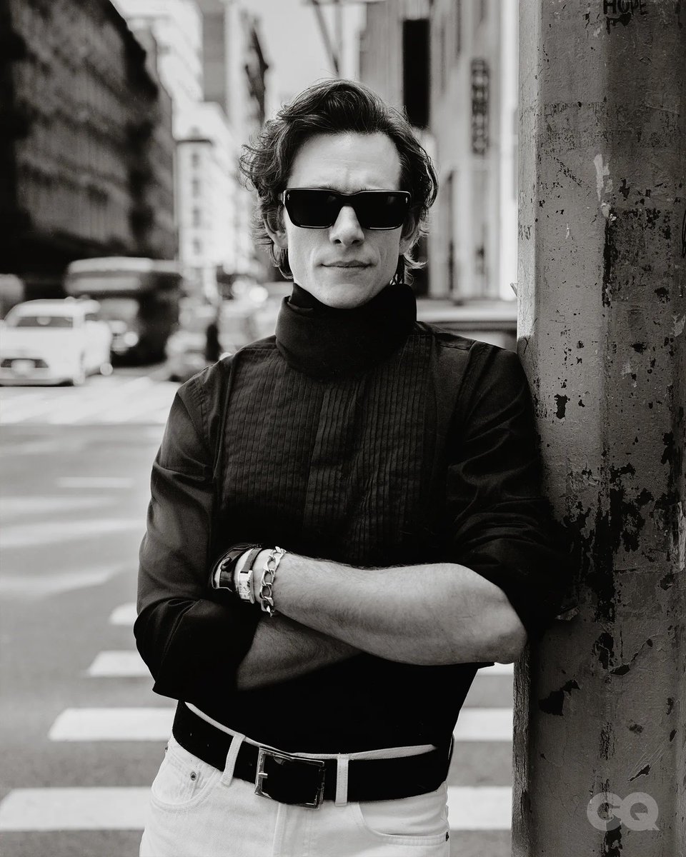 FilmUpdates's tweet photo. Mike Faist says he’d consider stepping into the role of Mary Todd Lincoln in ‘OH, MARY!’

“You know what? I would rock Mary Todd. Why not?”

🔗: https://t.co/Q8W15ERFil https://t.co/kPtPKVTmtO