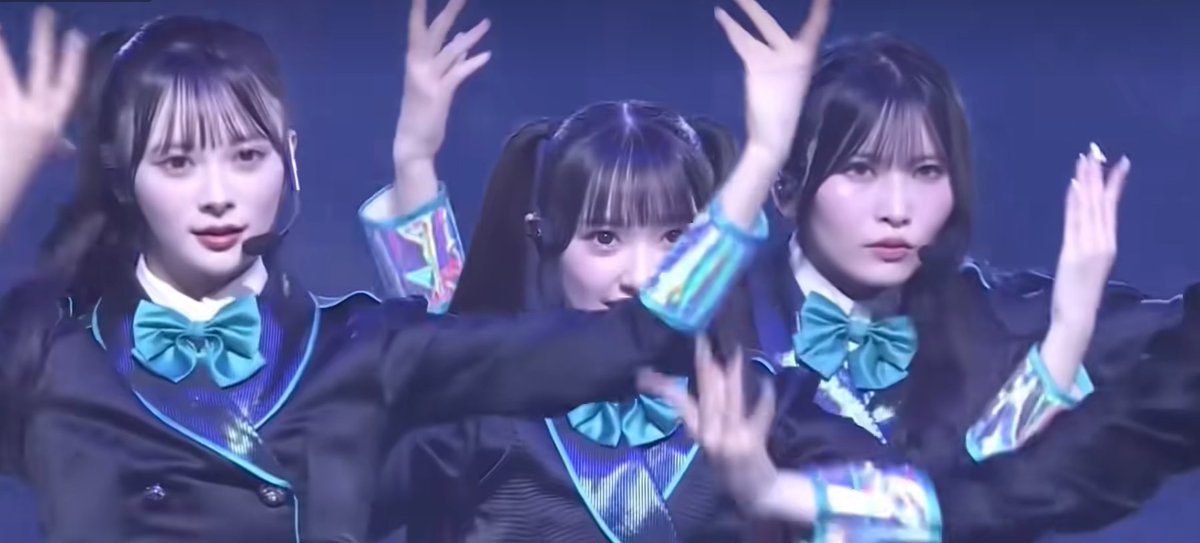 CircleExpresso's tweet photo. I keep rewatching Dare no Koto to watch Seina being an aura demon from behind the lines https://t.co/tOlN9duLGG