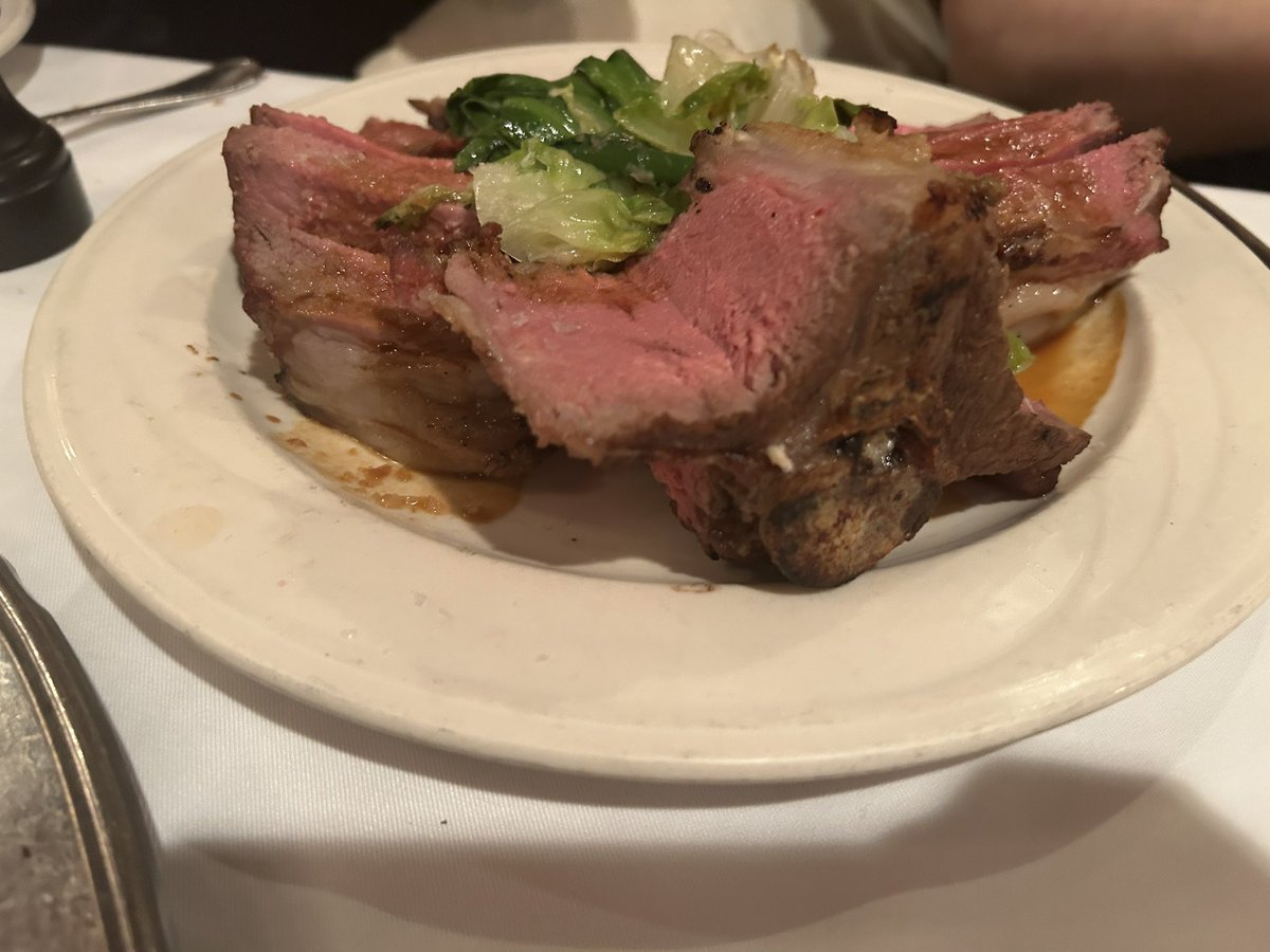 peperonron21's tweet photo. キーンズ・ステーキハウス🍖🗽

とても雰囲気のある店内✨
マトンチョップ美味しかった☺️

#Newyork
#KeensSteakhouse
#ニューヨーク
#キーンズステーキハウス https://t.co/Fl9xu8W0VD