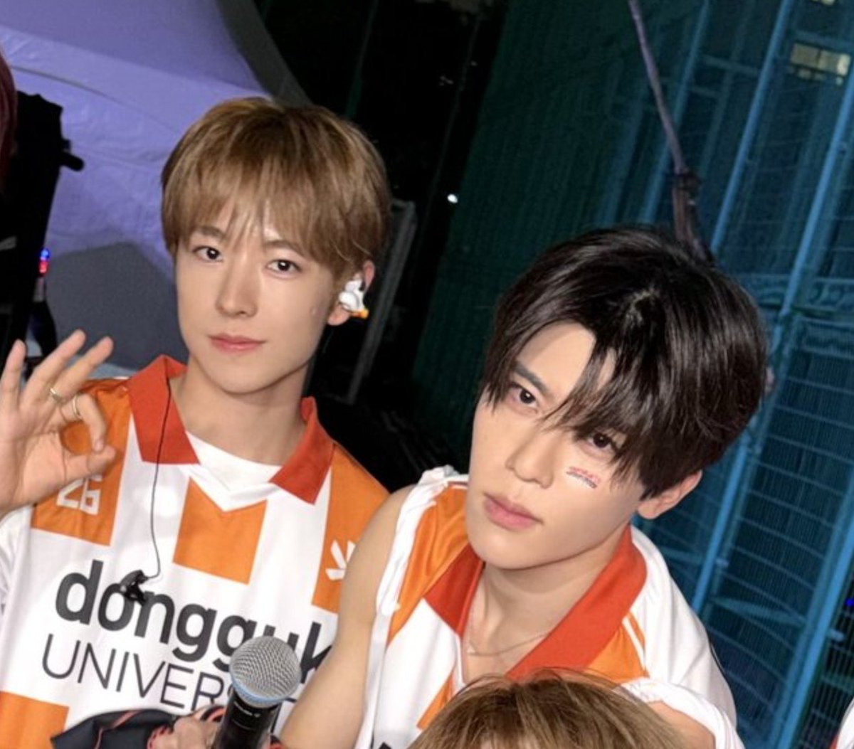 yuu_on5's tweet photo. 디온이형 어깨 위 윳숭이 어디 안간다 https://t.co/gXo9EPfcdB