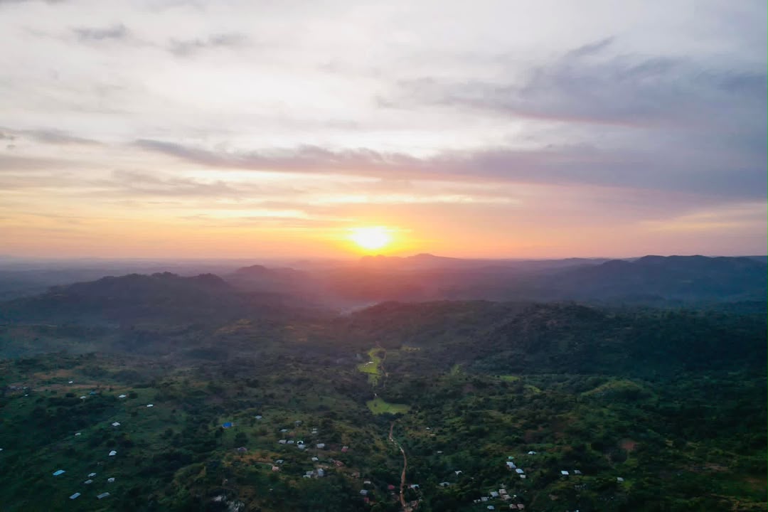 VisitSL's tweet photo. Good morning from the beautiful city beneath the rocks – Kabala! 🌅🪨🇸🇱

📸: Joseph Kaifala @JKaifala 

#VisitSierraLeone #VSLTravel #Kabala #SierraLeone #Mountains #SaloneX https://t.co/A3ED8kqatz