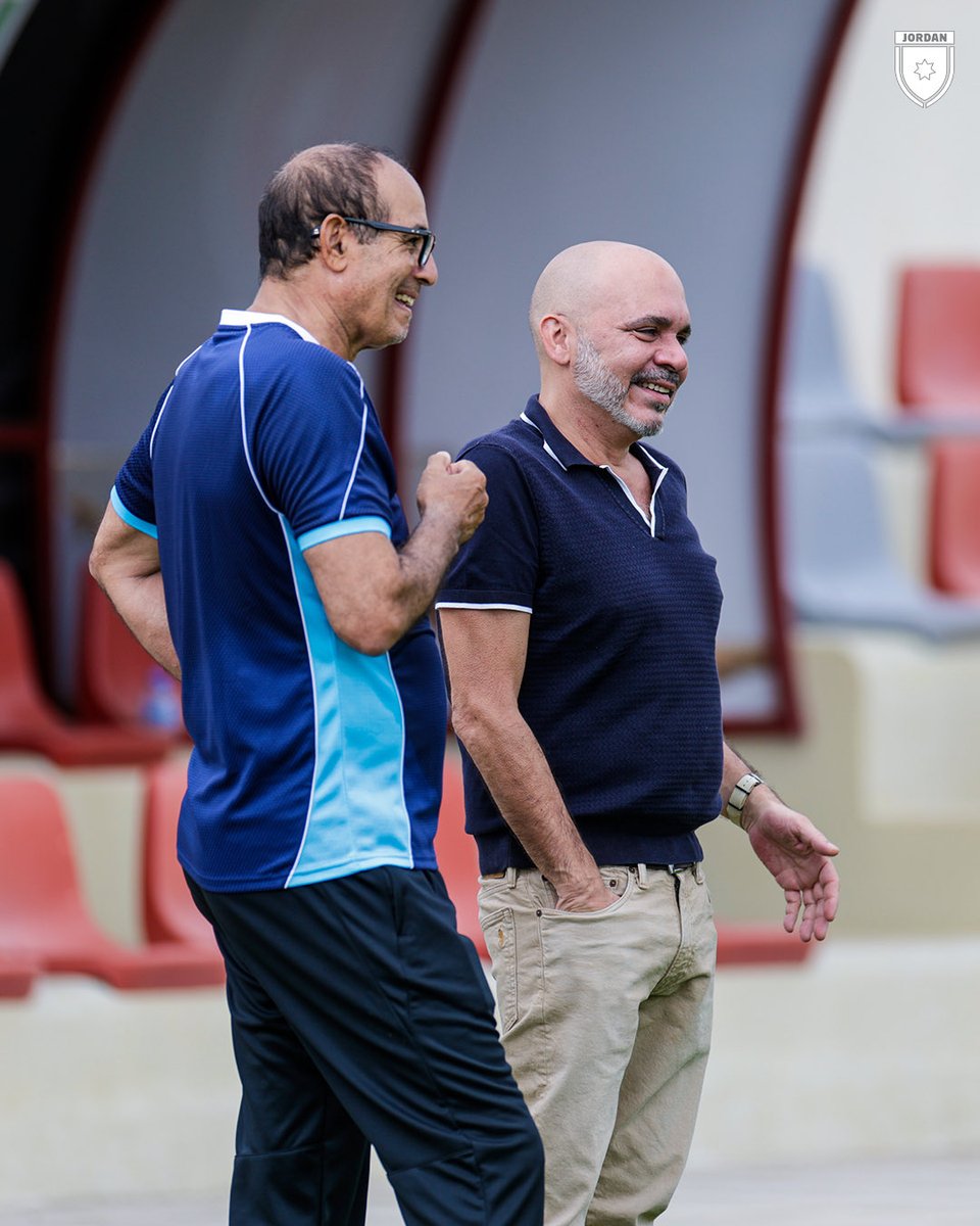 JordanFA's tweet photo. 📸 |  الأمير علي بن الحسين يطلع على تحضيرات النشامى 🇯🇴 استعدادا لمواجهة فينزويلا وديا

التفاصيل: https://t.co/tZ1g1ADo4d 

#معك_يالنشمي https://t.co/EIzskyon8l