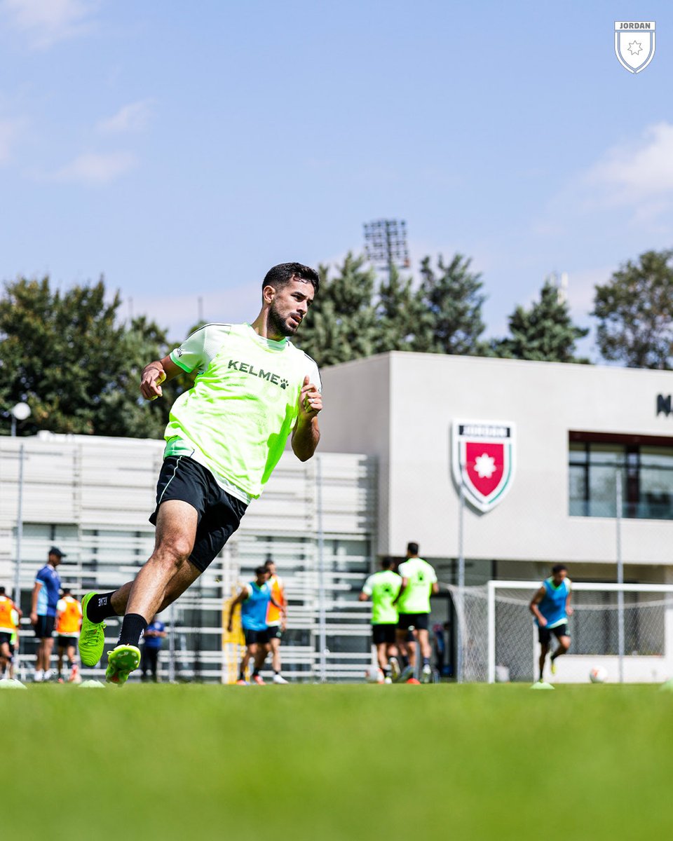 JordanFA's tweet photo. 📸 |  الأمير علي بن الحسين يطلع على تحضيرات النشامى 🇯🇴 استعدادا لمواجهة فينزويلا وديا

التفاصيل: https://t.co/tZ1g1ADo4d 

#معك_يالنشمي https://t.co/EIzskyon8l