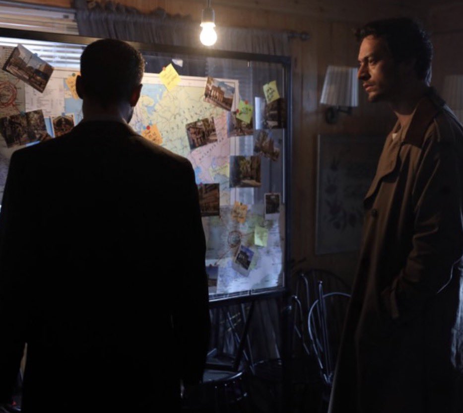 cinciqmidirpeki's tweet photo. Bu arada bu görsele anlamsız çok yükseldim Sherlock &amp; Watson havası vermiş müthiş bir bromance.. hemen geçelim hemen izleyelim felfenayızz #MuhtemelAşk https://t.co/graz4ZVsea