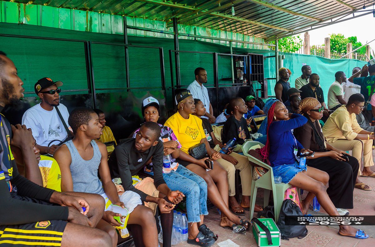 OsogboSocials25's tweet photo. THE ACTION & THE FANS 🔥

The energy was unmatched.

From the first whistle to the final cheer, the pitch was alive, the fans showed up, and every moment counted.

Football. Community. Pure vibes. ⚽🔥

PhotoCredit: @whizphotography 

#OsogboSocialsChampionship #OSC2026 #CommunityCultureChampionship