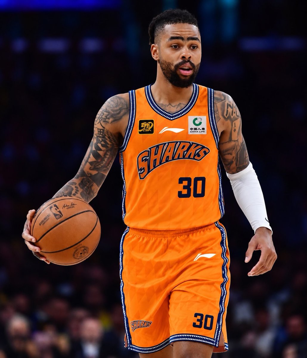 IsolationNBA's tweet photo. D'Angelo Russell jugará en Shanghai Sharks. No, no es un chiste de redes sociales, es información real.

Se va a China. El equipo jugó la Copa Intercontinental la semana pasada. https://t.co/2uMxk5su1i