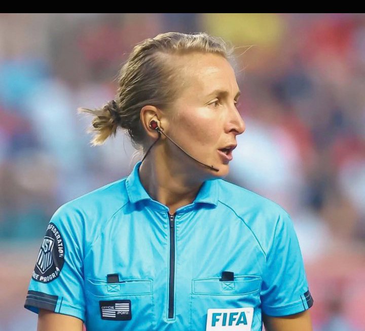 douvanjouenfo's tweet photo. Ekaterina Koroleva, yon abit amerikèn, pral dirije match Ayiti kont Repiblik Dominikèn nan, jedi 1ye oktòb, nan Santo Domingo. Konpatriyòt li Felisha Mariscal ak Kali Smith pral asiste l, pandan Gwatemaltèk Sergio Armando Möller ap sèvi kòm katriyèm abit. https://t.co/NBxl55CXax