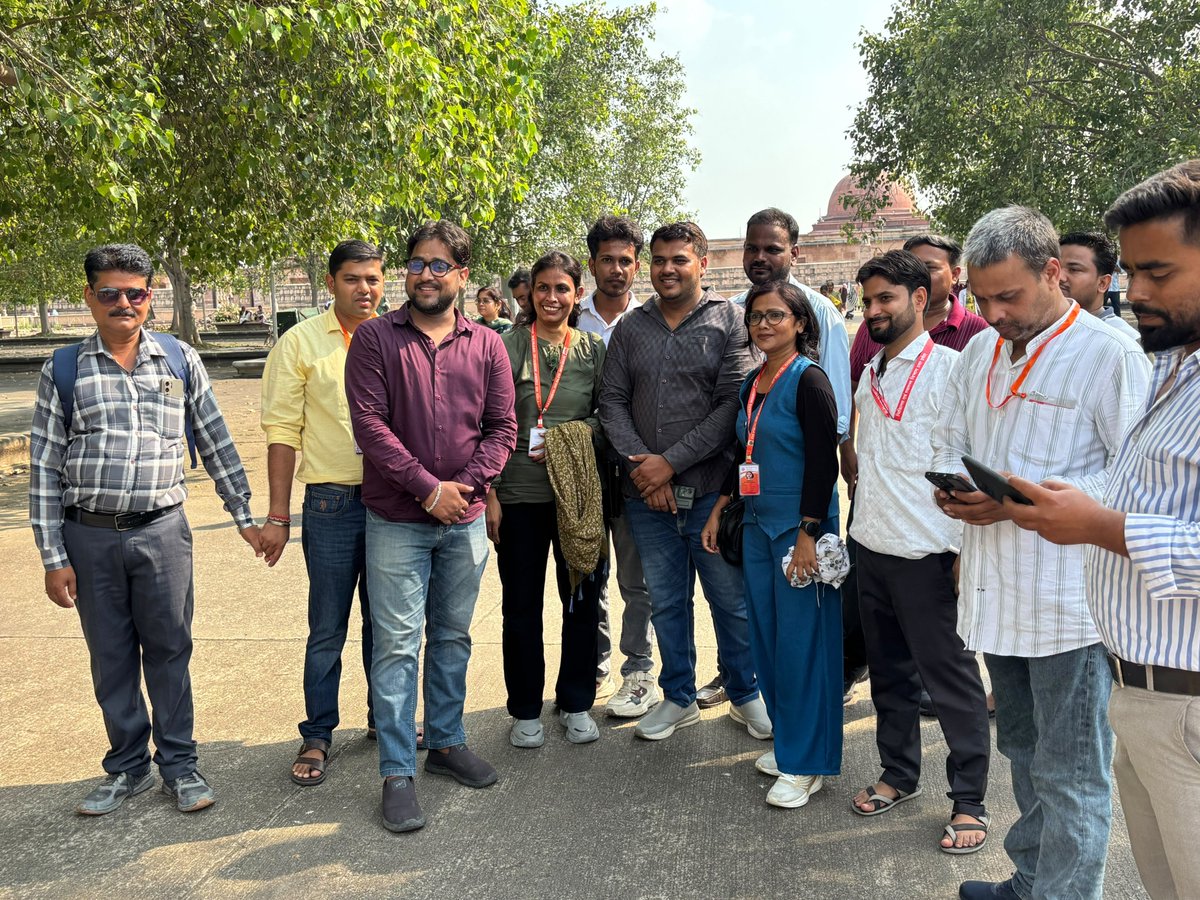 CHANDANPRAjlzj's tweet photo. सभी CHO साथियों की एकजुटता को सलाम! ✊🔥
अनिश्चितकालीन धरने का नेतृत्व कर रहे हिमालय भाई एवं देव तोमर भाई के समर्पण और नेतृत्व को दिल से सलाम। 💪🚩
एकता हमारी ताकत, संघर्ष हमारी पहचान!
#ACHOUP #CHO #CHOWelfareAssociation https://t.co/1mfjtZ4E4A
