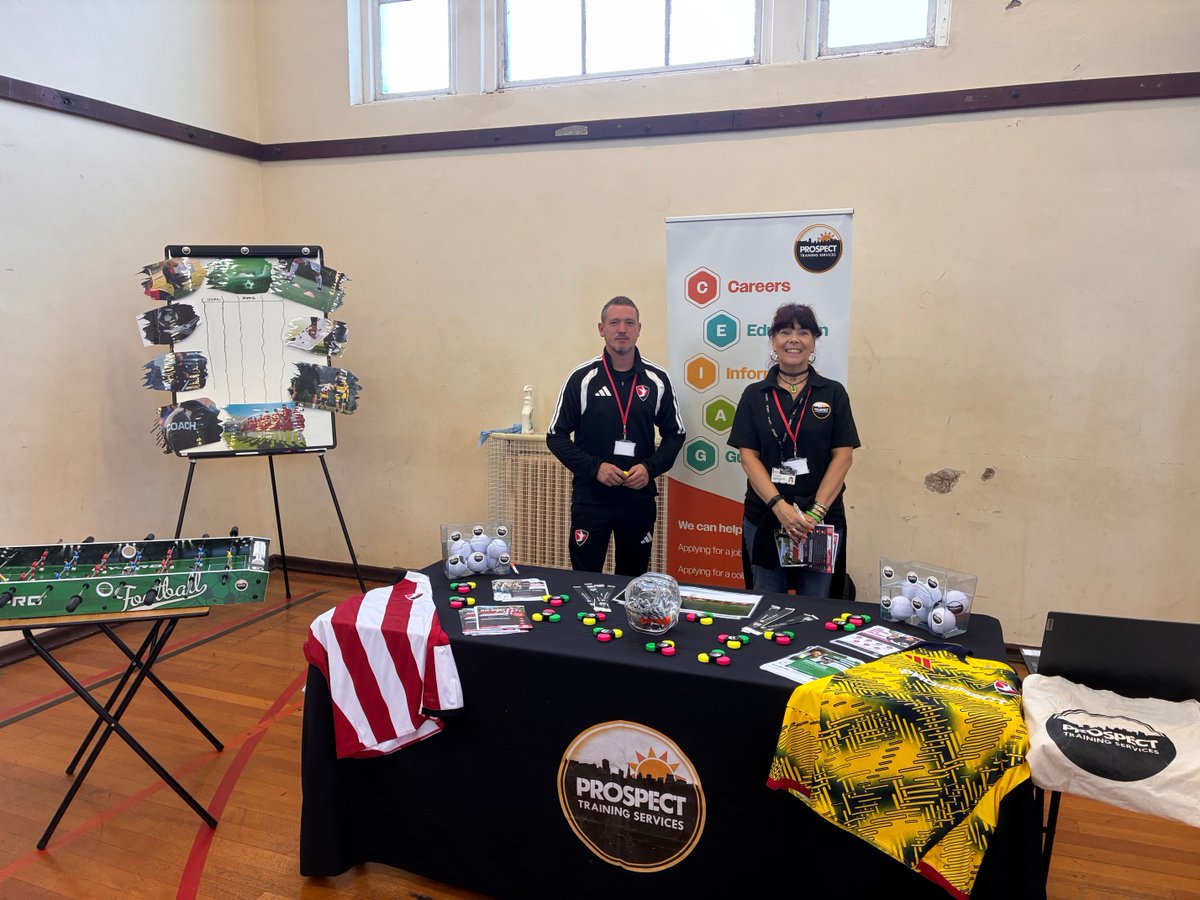ProspectTS's tweet photo. This morning, we headed to Pittville School to meet lots of Year 11 students who are starting to think about their options for next year.
It was a great morning meeting students and chatting about their future options. 💫 
A big thank you to Pittville School for hosting us! 🙌 https://t.co/1Hf4OyE4ii