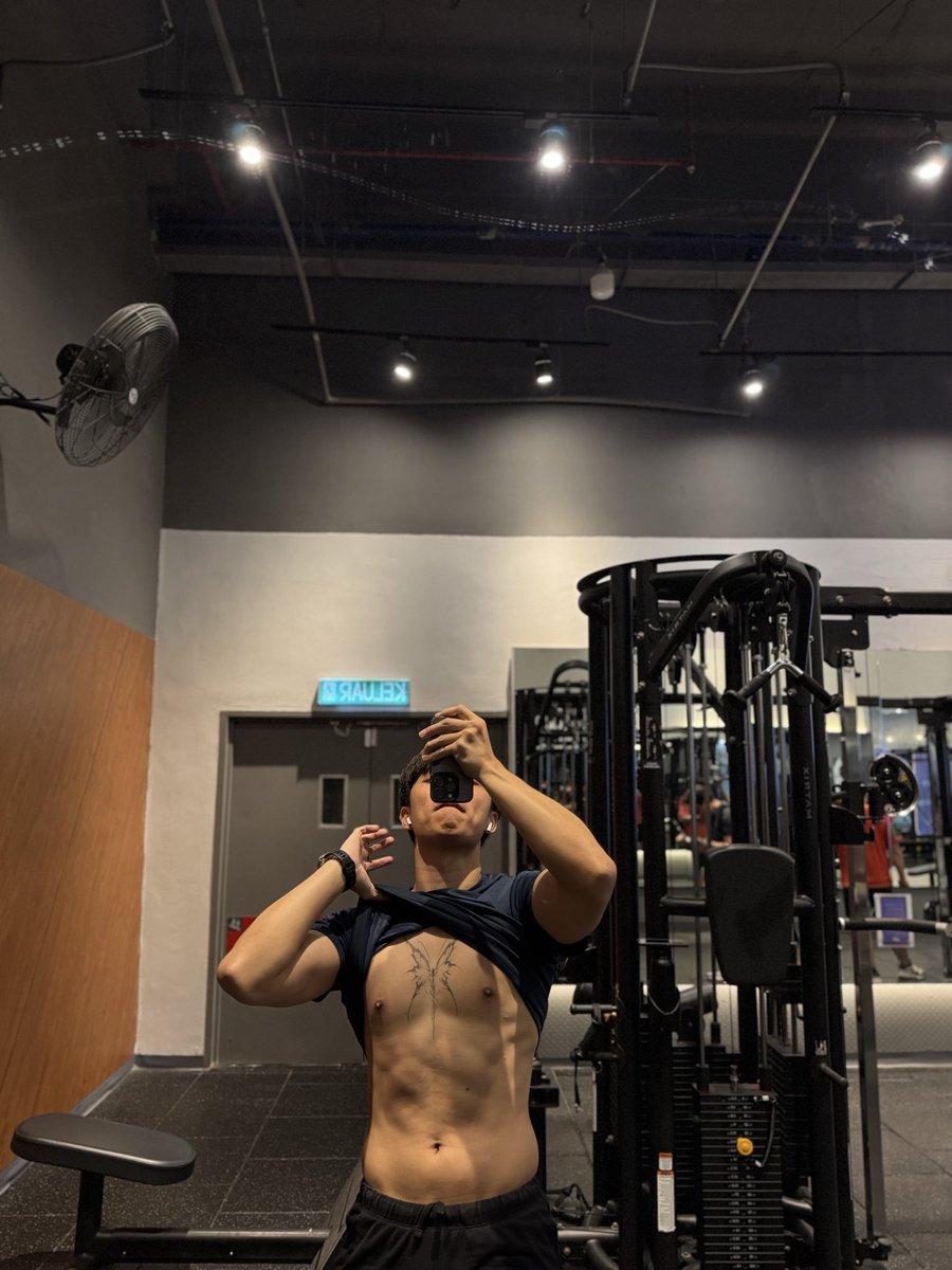 KingsleyTeoh_'s tweet photo. #Gym https://t.co/8YWZewrZ0a