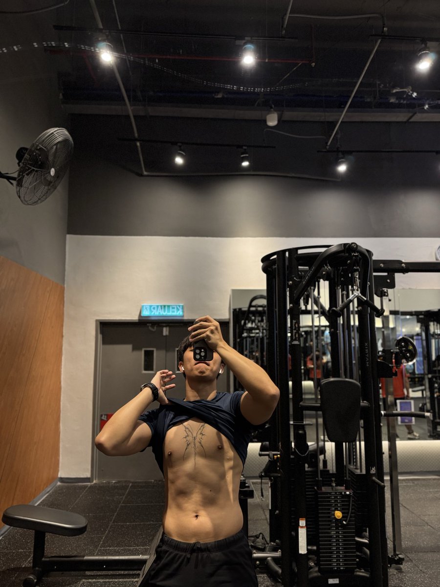 KingsleyTeoh_'s tweet photo. #Gym https://t.co/8YWZewrZ0a