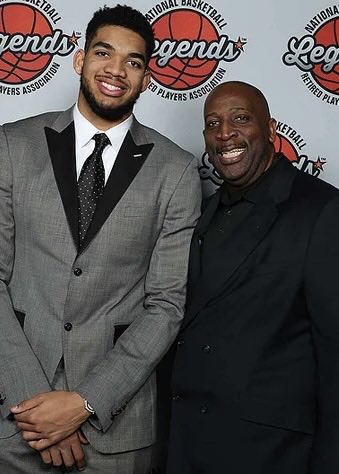 TheNBABase's tweet photo. Karl-Anthony Towns’ father had a message for Jimmy Butler and the doubters after the Knicks won the NBA title:

“Jimmy ain’t got no championship. Karl bypassed him.”

(Via @JonKrawczynski) https://t.co/Dm7BMzCz3O