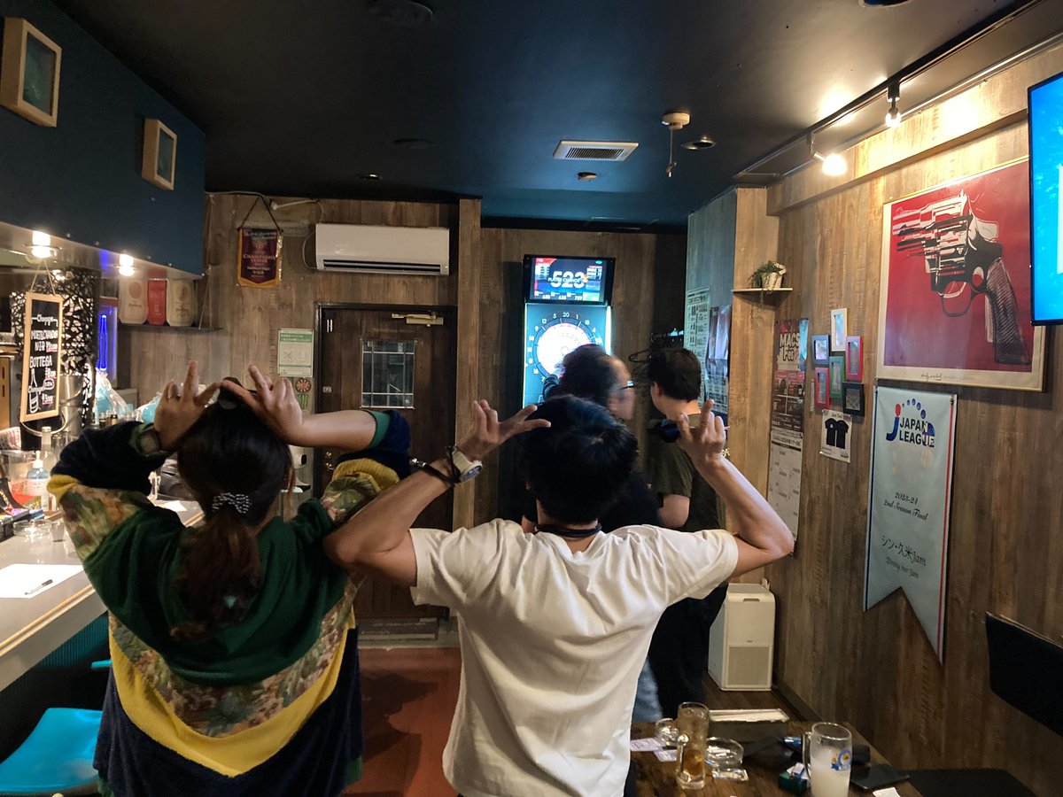 diningbarjam's tweet photo. こんばんは♪
本日はJAPANリーグです🎯
皆さんやる気まんまんですね〜
今日勝って3連勝したいですね🔥
オススメフードはハンバーグチーズカレーです🍛
#ダーツバー #ダーツ #darts #東村山 #DiningBarJam ダイニングバージャム ダーツ好きな人と繋がりたい おひとりさま歓迎 https://t.co/krUpGINoOe