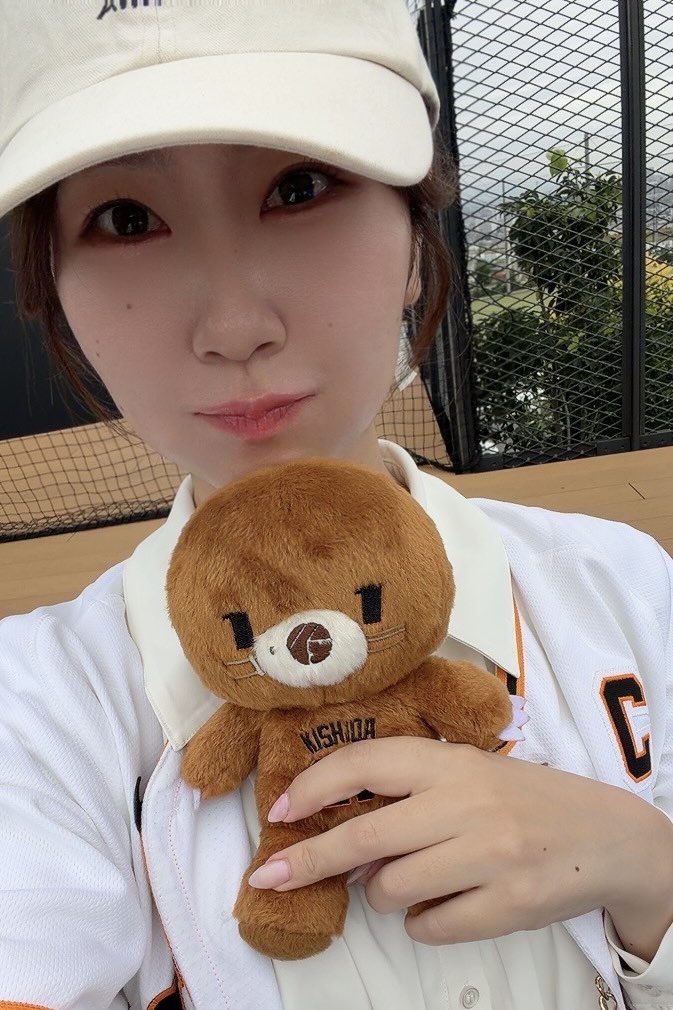 matsu__nana's tweet photo. 遅くなったけどショート投稿❣️
Gタウンのファーム最終戦の日のVlog

長いトンネルから抜けたと感心した日🥹💕最高にかっこいい岸田さん🫶���� #ジャイアンツ #岸田行倫 https://t.co/LPpO8eUi8i https://t.co/wa5DzXH2wh