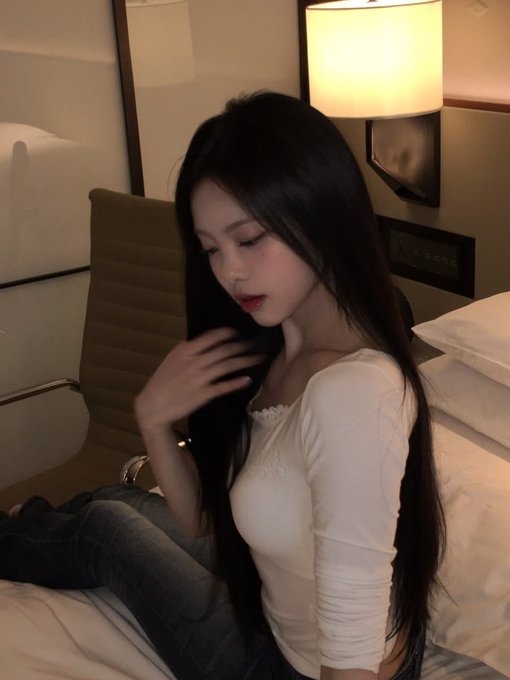 OrvalLevasm0hb's tweet photo. 언니 취향대로 길들여주세요 ,, 뇌에도 몸에도 잔뜩 새겨주세요 …  #연능 #야상극 #펨섭 https://t.co/JpuLPX4L3n