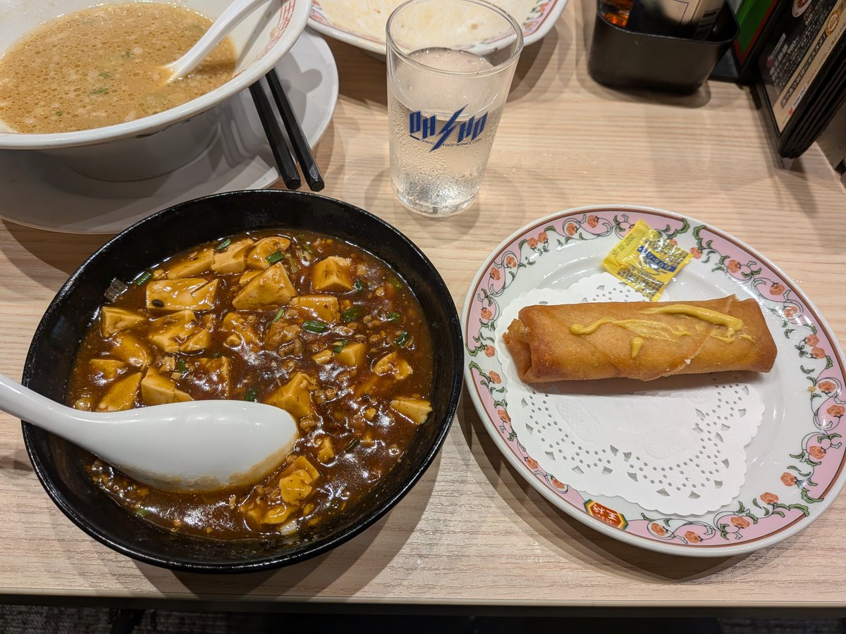yclooo's tweet photo. 極王麻婆豆腐と春巻き。両方ジャストサイズを追加ヽ(´ー｀)ノ https://t.co/kvRsMtVKo8