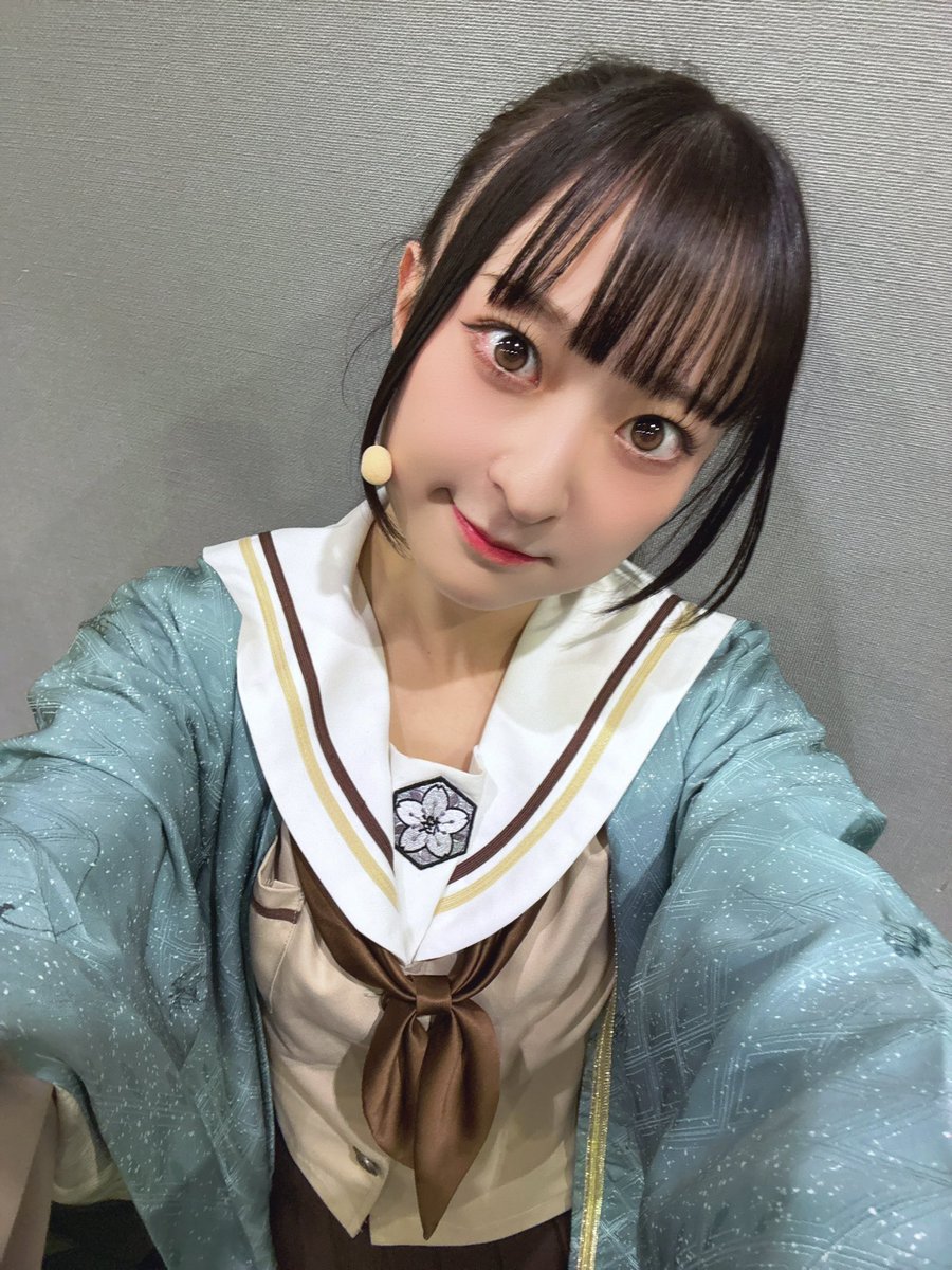 sana_hoshimori's tweet photo. やぁずーっ！！！

舞台「#タタラの唄姫 -神楽祓い-」が、あとちょっとで始まるってー！

⚔️https://t.co/kWiBoA2qk9

あたしも遥と一緒に、アフタートークとか？ライブとか？なんかいろいろやるよー！みんな遊びにきてねー！

この前の訓練でいっぱい戦ったから頭がボサボサになったよ。 https://t.co/5MroNzo7G9