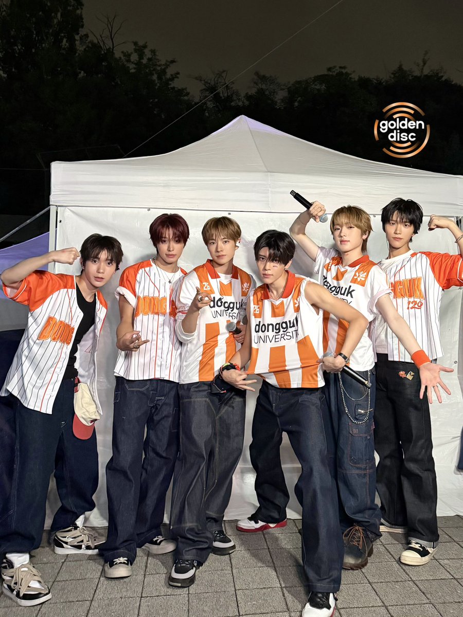 _GoldenDisc's tweet photo. 컴백 앞둔 엔시티 위시(@nctwishofficial) 좀 봐. 비주얼이 제철이다✨ 동국대학교 축제를 뜨겁게 달군 위시의 대기실 비하인드를 골디가 가져왔어요

🔗 https://t.co/gvA3UsjILB

#NCTWISH #ISPY #NCTWISH_ISPY https://t.co/WZQjAl7zpK