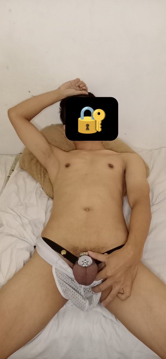 Hamd46522561's tweet photo. Get ready for tomorrow

#locked #fistee #locktober #chastboy #bali https://t.co/gho402TGCB